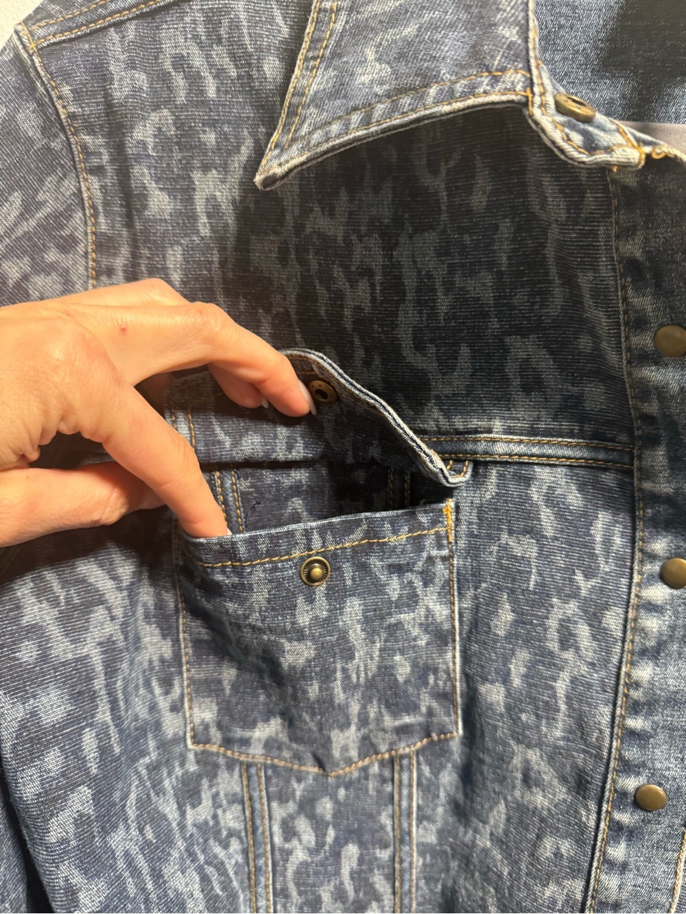 DG2 by Diane Gilman Blue Leopard-Print Denim Jacket - Picture 6 of 8